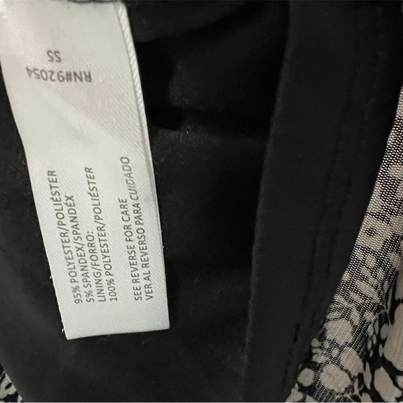 Women’s Floral Black and Cream Women's Top with Bow Size XL - Picture 5 of 7